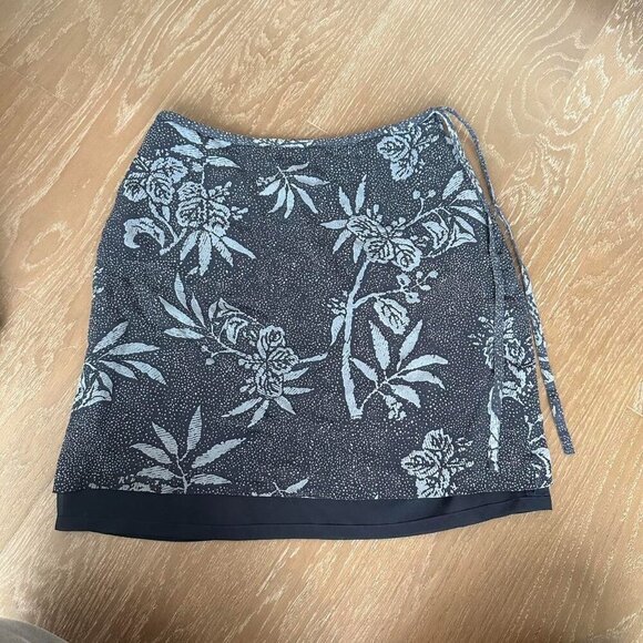 Banana Republic Mini Skirt With - Picture 2 of 4